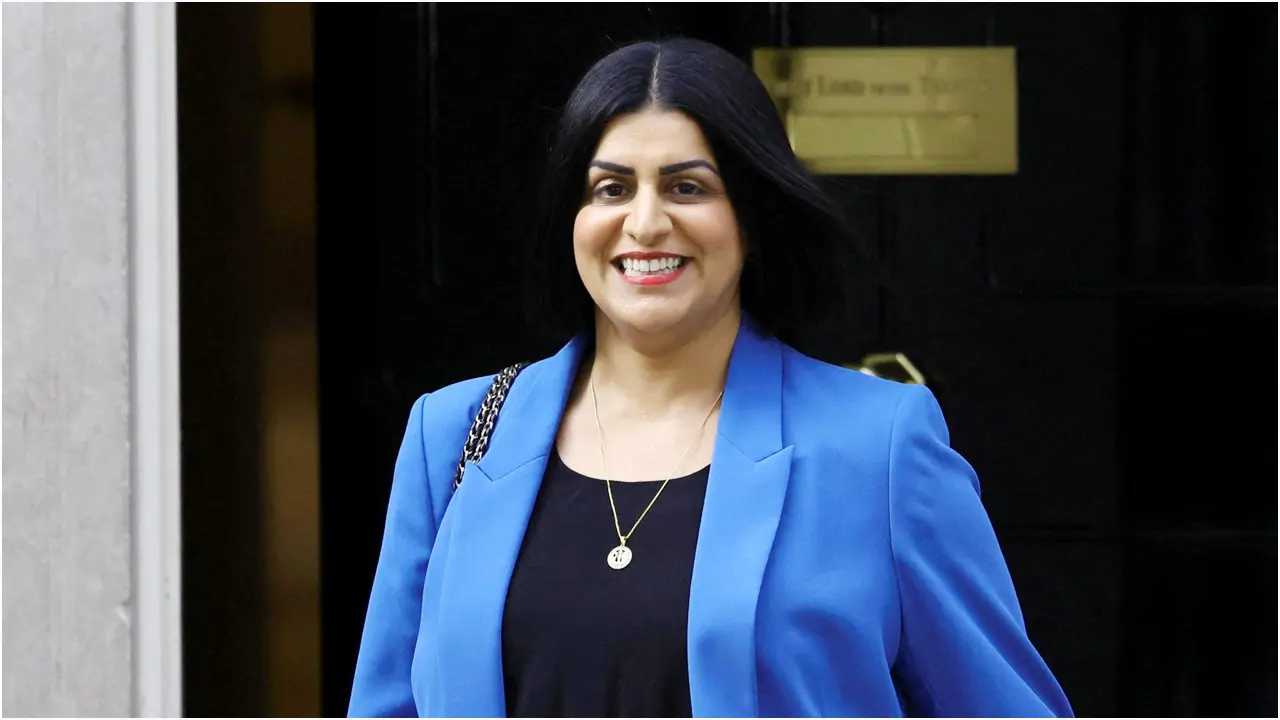 যুক্তরাজ্যে স্থায়ী হওয়ার জন্য রাখতে হবে সামাজিক অবদান shabana-mahmud-2