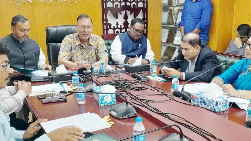 পণ্যের দ্রব্যমূল্যের ঊর্ধ্বগতি ঠেকাতে বৈঠকে তিন মন্ত্রী