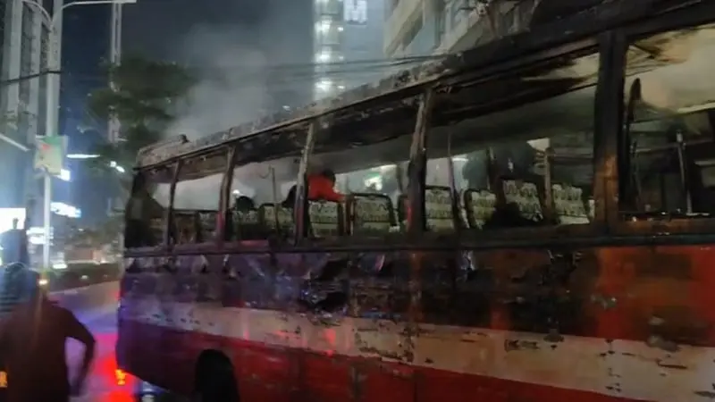 গুলশান-মহাখালী লিংক রোডে চলন্ত বাসে আগুন bus-file
