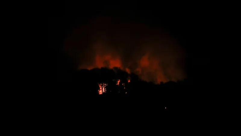 ট্রাম্পের হুমকির পর ভেনেজুয়েলায় বিস্ফোরণ, জরুরি অবস্থা ঘোষণা venezuela-17